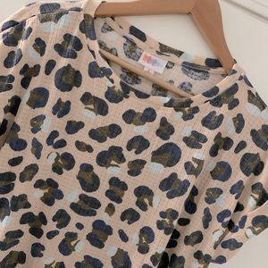 Lularoe small leah leopard/cheetah print
